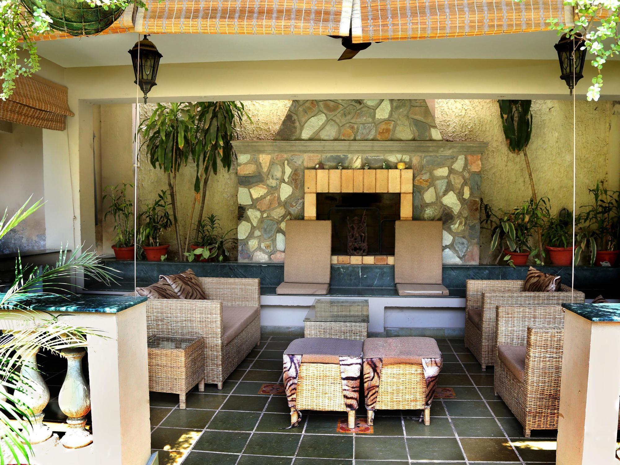 The Estate Villa Yeni Delhi Dış mekan fotoğraf